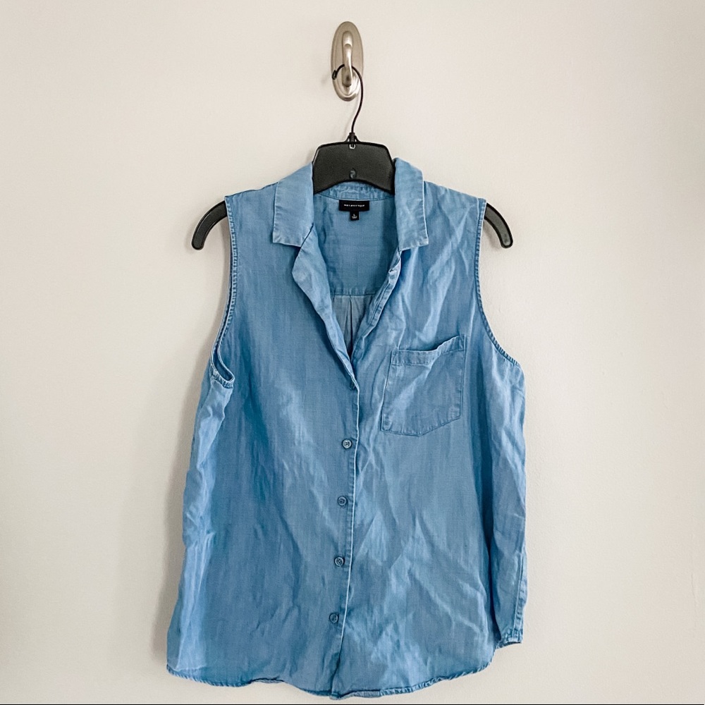 Who What Wear Chambray Sleeveless Button-down